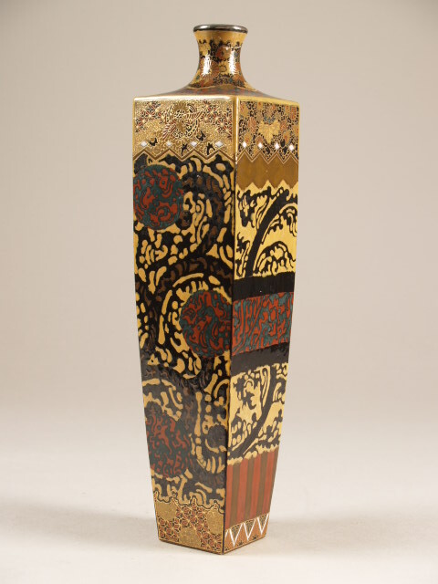 Square vase with decoration of textile patterns in Satsuma Art Nouveau style, Japan, 1890-1920, h. 31,1 x w. 4,7 cm, stoneware with overglaze enamels and gilding, Princessehof National Museum of Ceramics (on loan from Ottema-Kingma Foundation), OKS 1991-002.