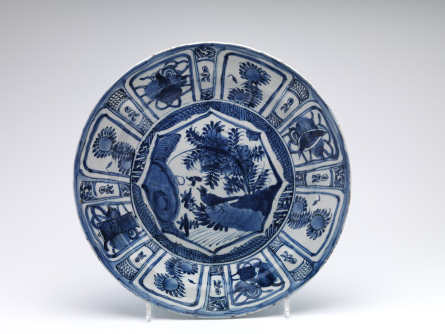 1.1 R 503-A Kraak dish, porcelain, Prinsenhof Museum