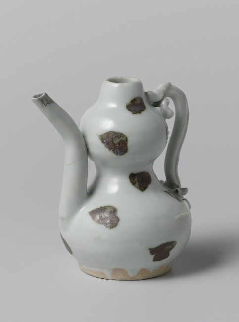 9. Gourd-shaped jug made of stoneware covered with a light-blue glaze with iron oxide decorations, China, c. 1279-1368, h. 10.5 cm, Rijksmuseum Amsterdam (on loan from the Royal Asian Art Society of the Netherlands), AK-MAK-1480
