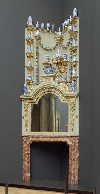 4. Corner chimney with a porcelain display, anonymous, The Hague, Netherlands, c. 1700, wood, marble, copper and glass, Rijksmuseum Amsterdam, BK-1968-134.