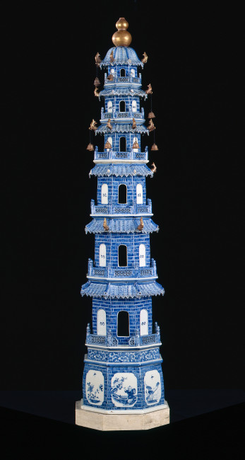 3. Porcelain model of a pagoda decorated with underglaze blue and overglaze gold, China, c. 1765–1780, 119 x 25 cm, transferred from the Royal Cabinet of Rarities in 1883, collected by Jean T. Royer (1737–1807), RV-360-935. This pagoda is one of a pair; the other one is in Rijksmuseum Amsterdam, AK-NM-6935.