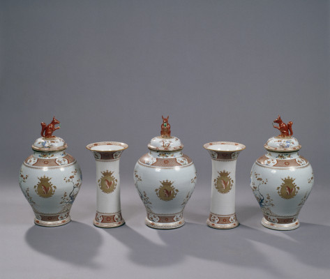 Example of Chine-de-commande: Garniture set with Sichterman armorial, China, Qianlong period, 1735-1745, famille verte, h. 47,2 cm (beaker vase), porcelain, Groninger Museum, 1934.0088. Photo: John Stoel