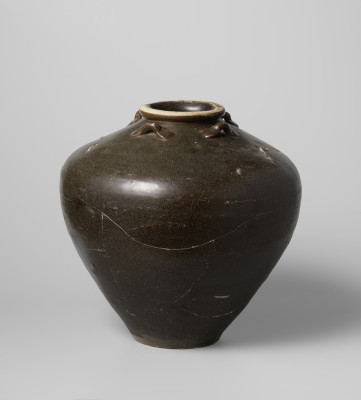 Figure 16. A stoneware brown glazed jar. NG-1977-200-W-00.jpg
