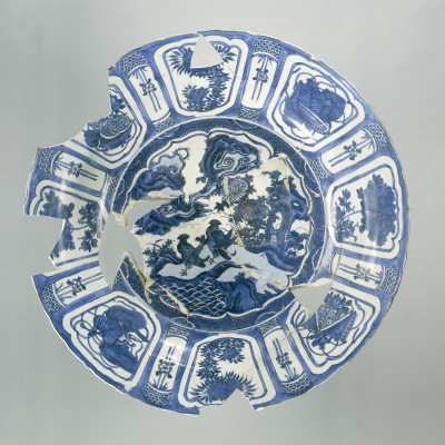 Figure 8. A large kraak-type dish. Inv.nr_. NG-1977-177-W.jpg