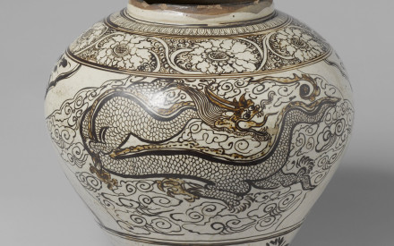 Vaas, Noord-China, 1350-1400, Cizhou-steengoed, h. 40,1 cm., Rijksmuseum, collectie KVVAK, AK-MAK-110