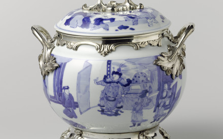 1. Punch bowl with silver mounts, porcelain: anonymous, silversmith: Gabriel & Co., Jingdezhen, China, Kangxi period (1662-1722) and Amsterdam, Netherlands, 1851, h. 22.9 cm, porcelain and silver, Rijksmuseum Amsterdam, BK-1992-01